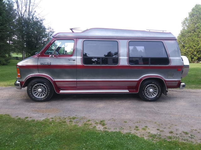 1985 Dodge D250 in Classic Cars in Ottawa