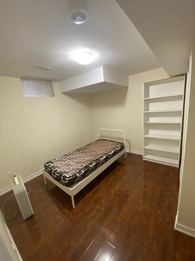 Sharing and Single Room for Rent in Brampton in Room Rentals & Roommates in La Ronge - Image 2
