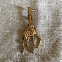 Gold Tone Costume Jewelry Giraffe Brooch 