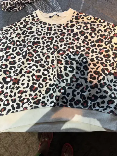 LCWCASUAL Leopard Print Crewneck Sweatshirt Size M, View more