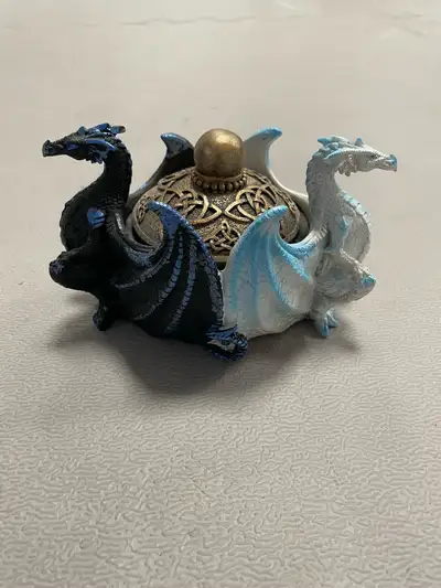 Double Dragon storage box Store jewelry or other small items. Made of a plastic, top resembles metal...