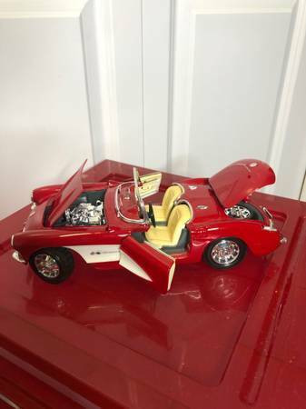 Chevrolet Corvette 1957 Road Tough Collection Die-cast Metal 1 1 in Arts & Collectibles in Burnaby/New Westminster - Image 2