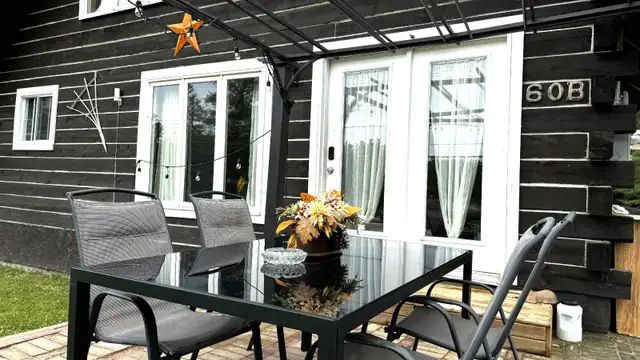 Cottage for rental in Otter Lake QC near Ottawa in Quebec in Canada - Image 4