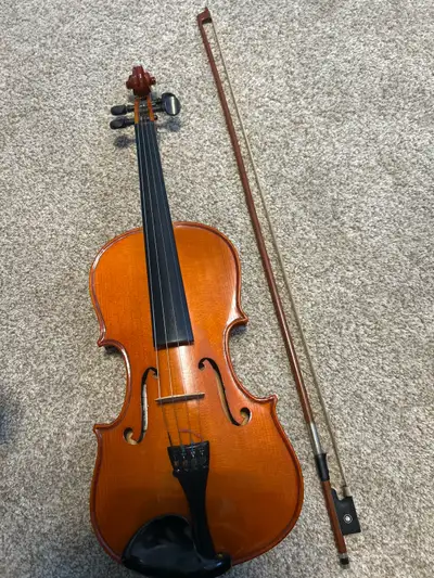 Hello! I’ve had this violin for around 5 years and am looking to trade for another violin 4/4 size a...