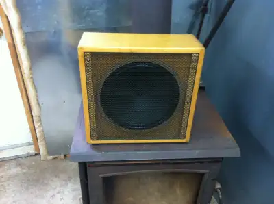 Single 12" speaker cab, View more