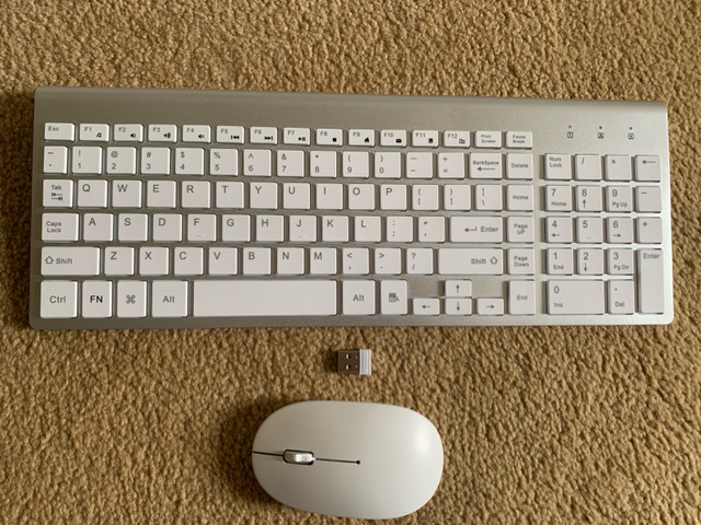 Wireless Keyboard - Aesthetic and White in General Electronics in Ottawa