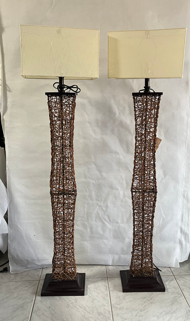2 tall FLooR lamps swirl twigs  59" high in Indoor Lighting & Fans in Mississauga / Peel Region - Image 3