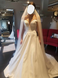 Brand NEW wedding dress (Never Worn), $1200 OBO