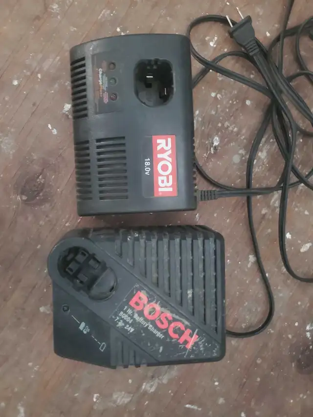 Ryobi Bosch Charger in Power Tools in St. Albert - Image 2