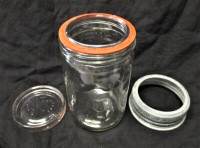 VINTAGE FRUIT JAR, CROWN MADE IN CANADA with 1949 D 2, Very Good