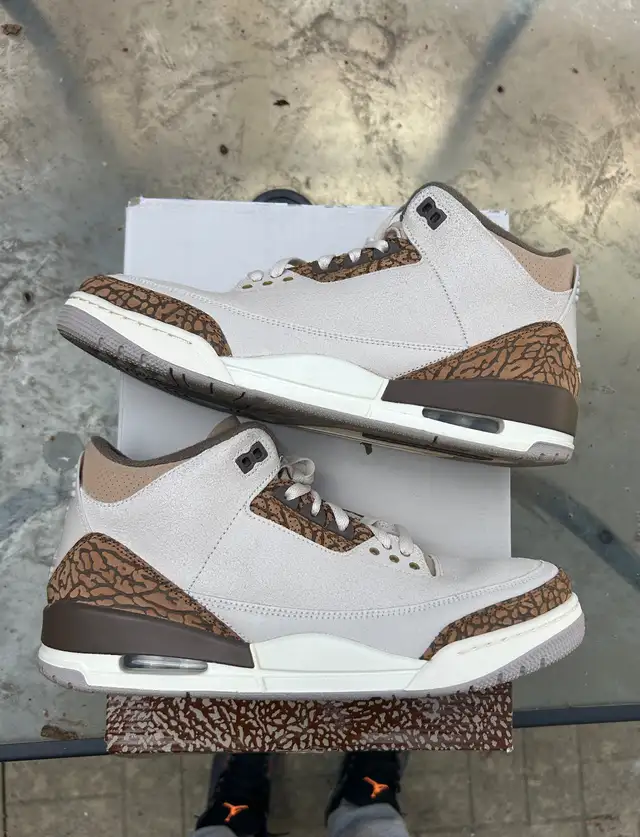 Air Jordan 3 Retro Palomino Brown / Tan Size 11 in Men's Shoes in City of Toronto - Image 10