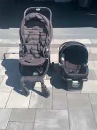 Baby Jogger Stroller & Grace Snugridge Car Seat and Connector