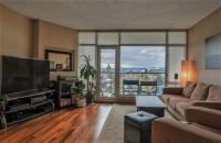 Quiet Aria 2 Bed 2 Bath Den Views of the Empress and the Harbour