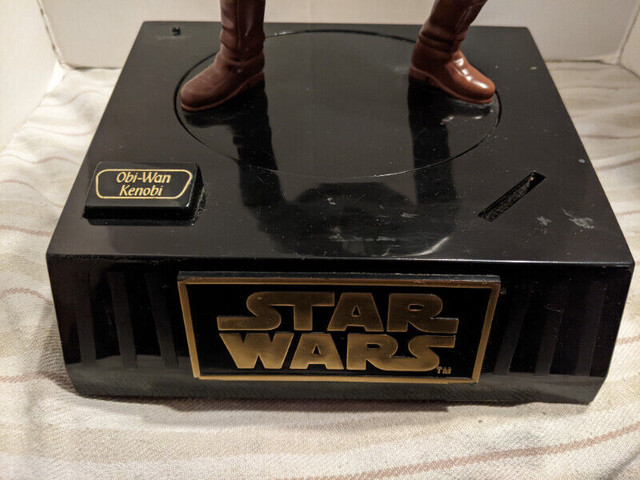 Figurine animée Obi Wan Kenobi de Star Wars dans Art et objets de collection  à Ville de Montréal - Image 2