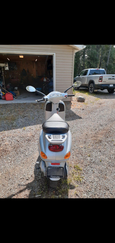 2005 Piaggio Vespa ET2 in Other in Thunder Bay - Image 2