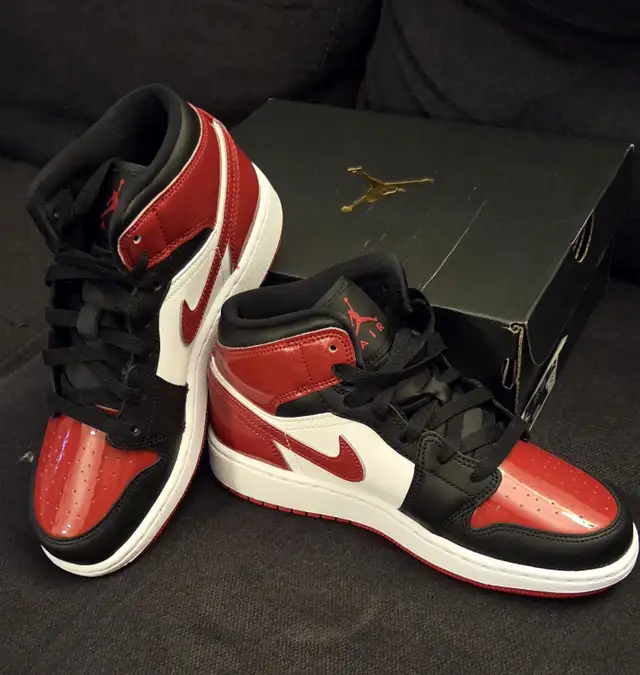 Brand New Jordan 1 Mid "Bred Toe" (GS) - Size 5Y / Women’s in Women's - Shoes in Oakville / Halton Region - Image 3