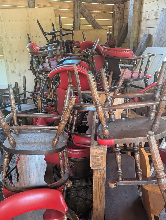 Large Lot of Solid Oak Restaurant / Pub Arm Chairs in Dining Tables & Sets in Cape Breton - Image 3