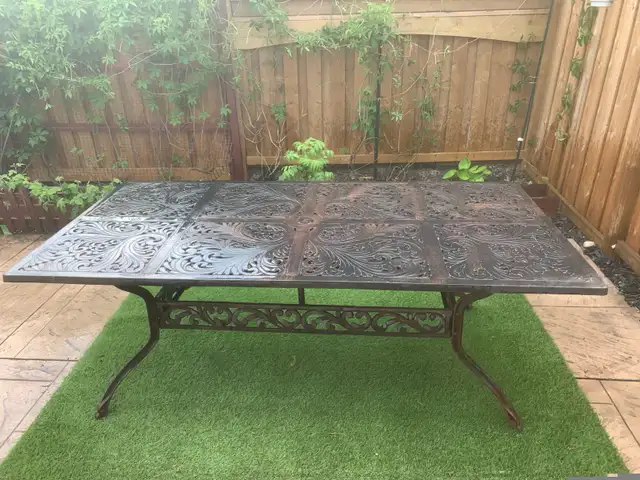 Cast iron aluminum outdoor patio set-9 pces in Patio & Garden Furniture in Mississauga / Peel Region - Image 10