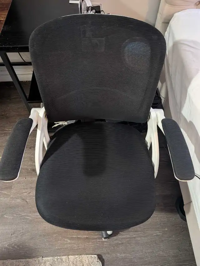 office/computer chair 