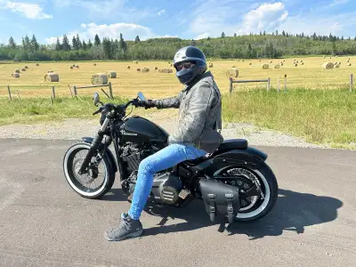 2022 Harley Davidson ‘One Off’ FXBBS 114ci Street Bob created by Calgary Harley Davidson. Original o...