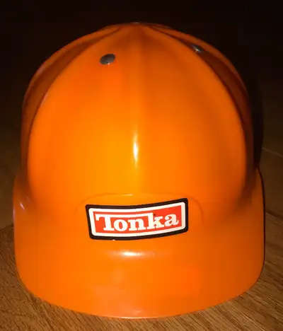 Plastic toy hat .... made to fit small children's head....very nice condition....pickup Niagara Fall...