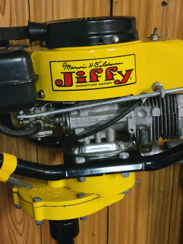 Jiffy 10" Ice Auger in Fishing, Camping & Outdoors in Muskoka - Image 3