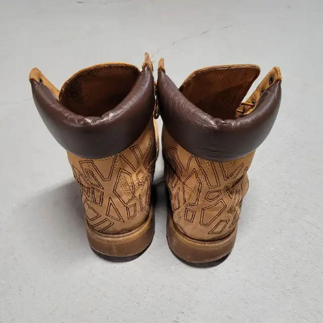 Used Timberland Nubuck Boots (fits size 10US) in Men's Shoes in Markham / York Region - Image 3