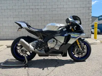 ****no trades cash only *** 1 owner since new. Meticulously maintained , bone stock except for tinte...