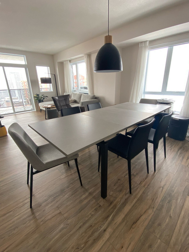 Table salle à manger Amisco dans Mobilier de salle à manger et cuisine  à Laval/Rive Nord - Image 2