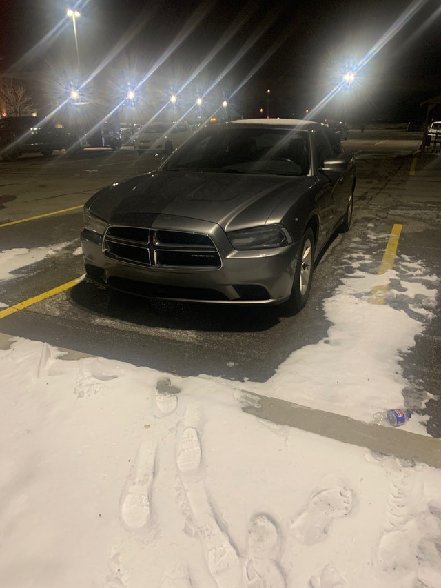 2011 Dodge Charger — photo 2