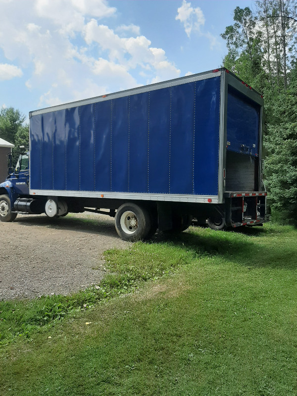 International reefer straight truck in Heavy Trucks in Norfolk County - Image 2