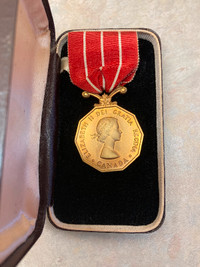 Canada Service Medal. In fantastic condition with case.