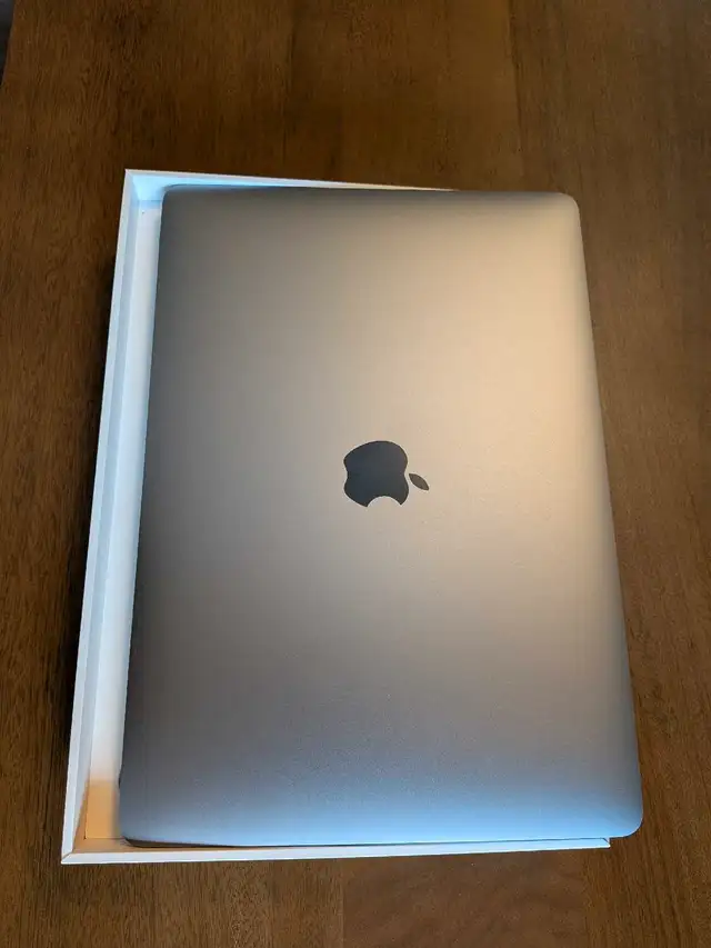 Apple M1 MacBook Air Bundle in Laptops in Winnipeg - Image 7