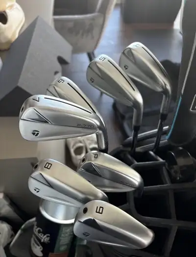Taylormade P770 irons (like new), View more