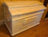 New Solid Wood Cedar Hand Made Storage Chest Toy Chest
