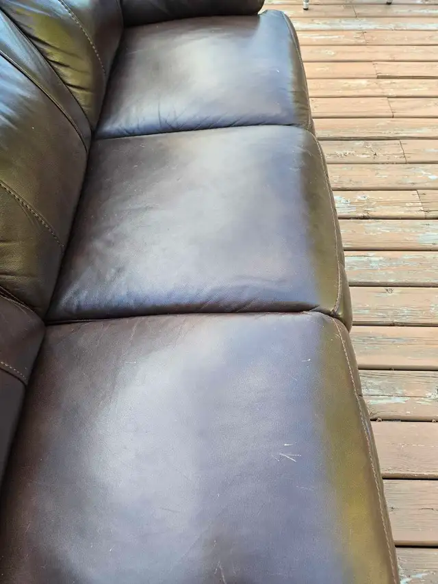 Genuine Leather 3-Seater Couch in Couches & Futons in Kamloops - Image 3