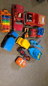 Camion/auto jouets et plusieurs autres pour enfants/bebe,