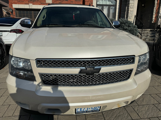 2010 Chevy Avalanche in Cars & Trucks in Markham / York Region - Image 3