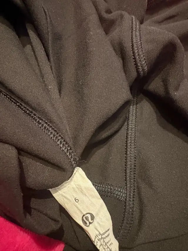 Lululemon Align Leggings Size 6 in Women's - Bottoms in City of Toronto - Image 4