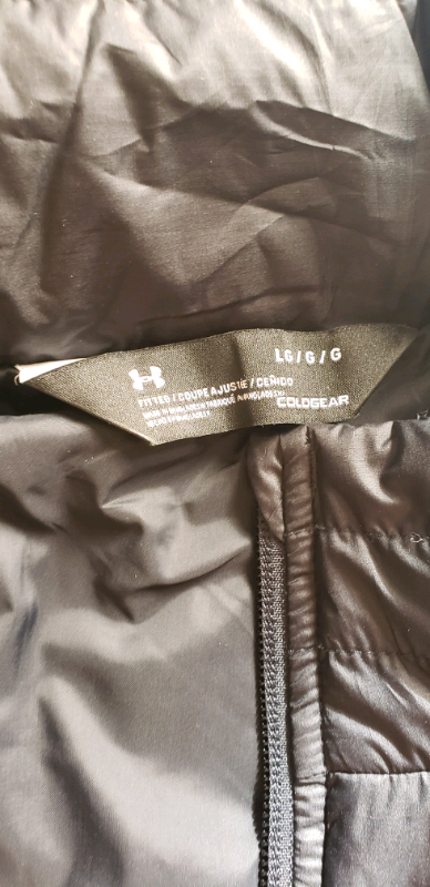 Under Armour puffer vest  in Other in Laval / North Shore - Image 4