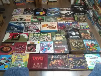 Otrio 20$ Rubik's race 20$ Q4 25$ Akumulate 20$ Terrace 35$ Pyramis 40$ Pente 20$ Score four 15$ Pun...