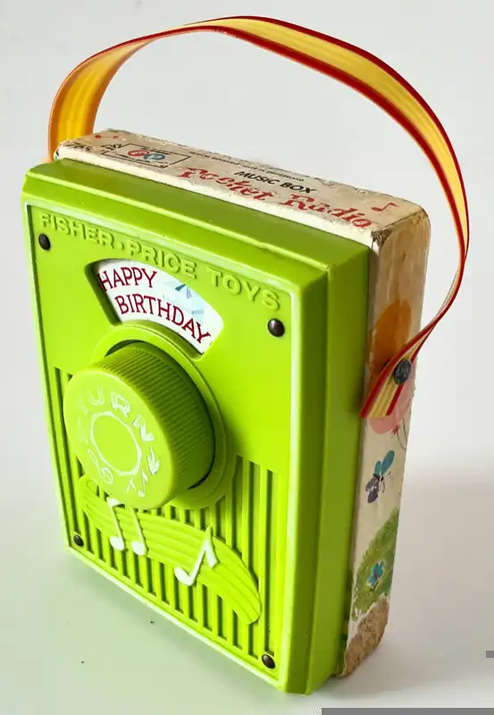 Vintage 1970 Boîte à musique FISHER PRICE #768 Happy Birthday in Arts & Collectibles in Lévis - Image 6