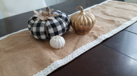 Farmhouse Style / Burlap Table Runner with Lace