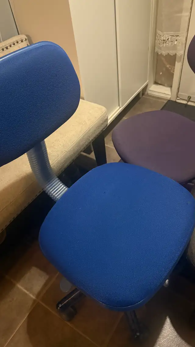 $20 for all 3 — need gone ASAP in Chairs & Recliners in Markham / York Region - Image 3