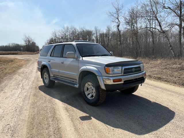 1997 Toyota 4Runner Limited in Cars & Trucks in Prince Albert - Image 2