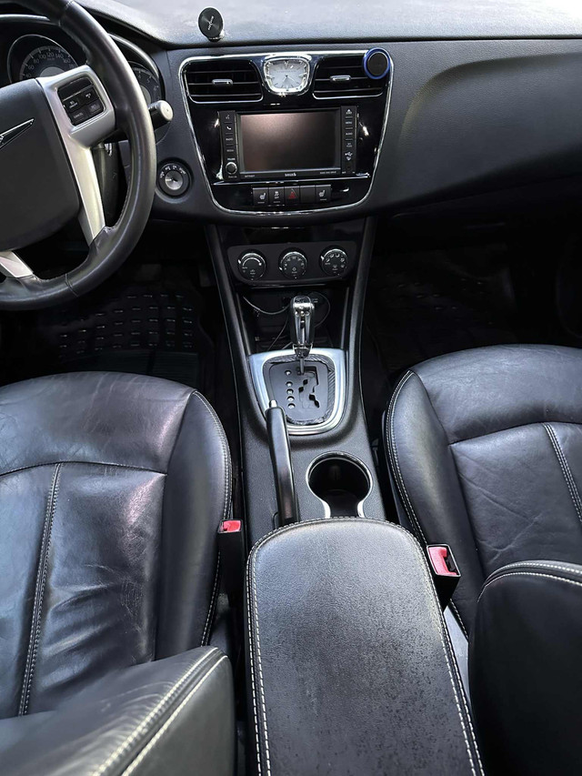 2013 Chrysler 200 limited in Cars & Trucks in Markham / York Region - Image 3