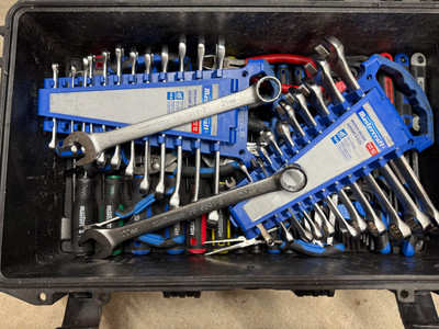 Tool set MAXIMUM Portable Rolling IP67 Waterproof Case/Tool Box with Handle, Black Mastercraft Screw...