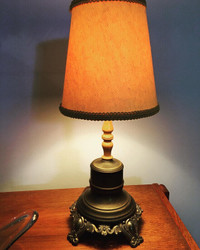PETITE LAMPE DE TABLE STYLE ANTIQUE  ANCIEN RÉTRO LAMP VINTAGE