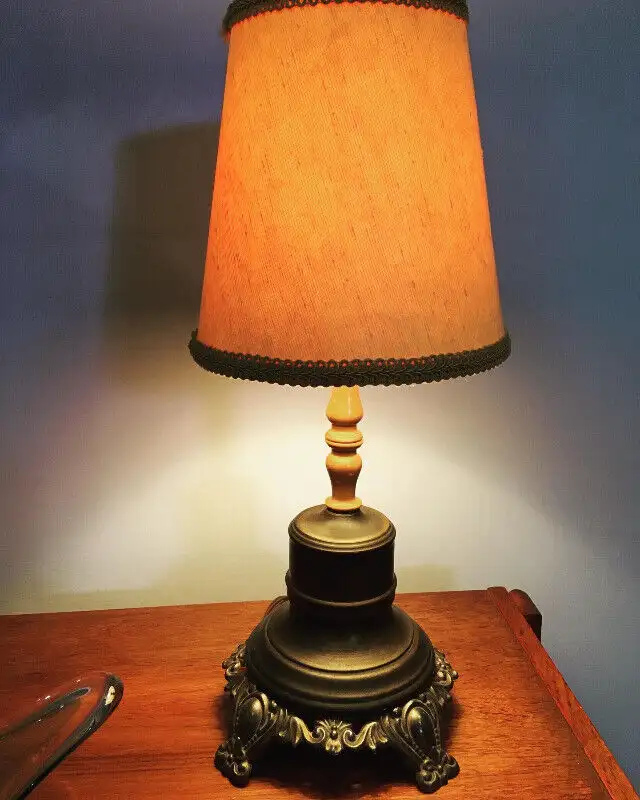 Small Table Lamp Antique Style  Old Vintage Lamp628643630725131224