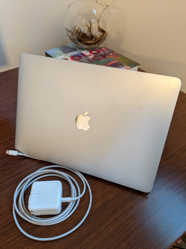 13in MacBook Air 2019 - 16Gb RAM 512Go SSD in Laptops in Ottawa - Image 3